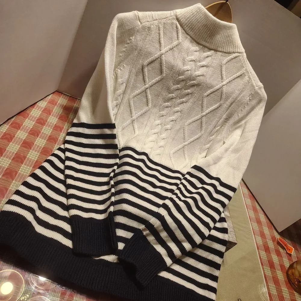 Talbots White and Navy Cable Knit Turtleneck Sweater Size S